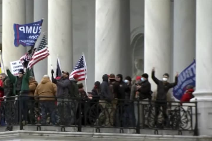 Лідери Proud Boys, помилувані Трампом, вимагають від уряду США $100 млн