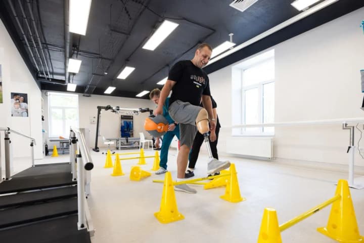 У Дніпрі відкрили другий в Україні центр Superhumans для допомоги постраждалим від війни