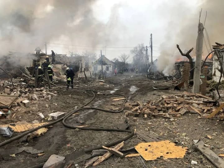 Атаки ворога на Херсонську громаду: четверо поранених, пошкоджені будинки - МВА