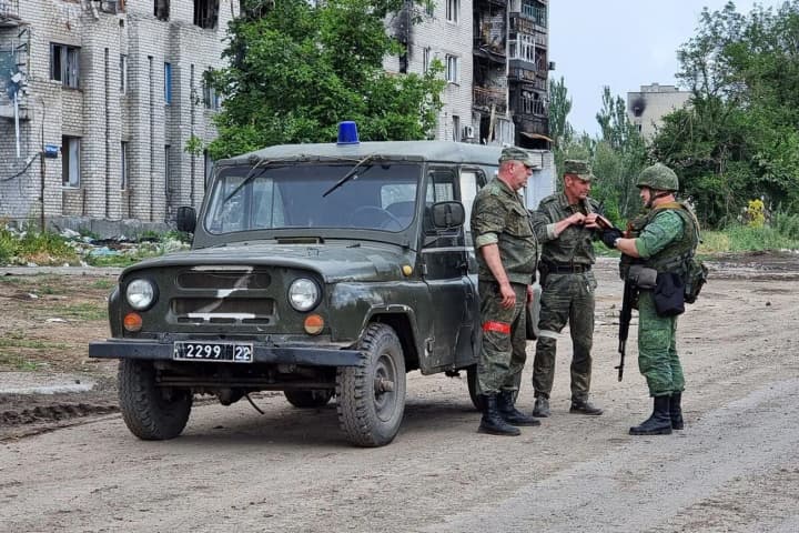 Не только зэков: оккупанты бросают на фронт "военную комендатуру лнр" из-за нехватки живой силы