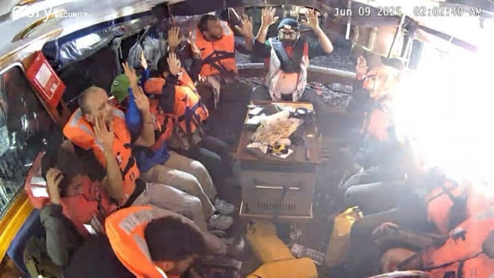 Ізраїль взяв під контроль судно з Гретою Тунберг на шляху до Гази