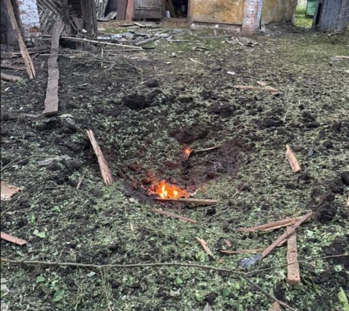 На Чернігівщині внаслідок ворожих обстрілів постраждало дві людини, пошкоджено будинки і авто - ОВА