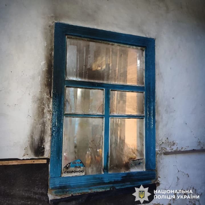 Кинув коктейль Молотова в чужий будинок, щоб помститися: на Київщині чоловік отримав підозру