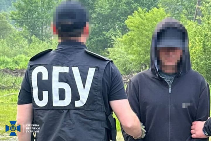 СБУ разоблачила группу дельцов, которые пытались наладить продажу трофейного оружия в ряде областей