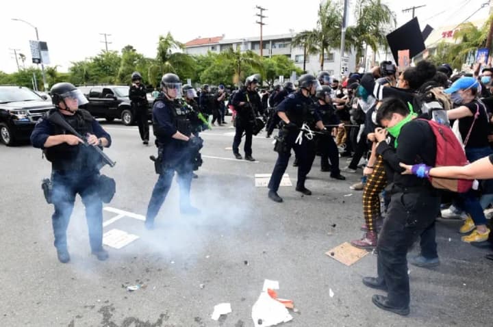 У центрі Лос-Анджелеса ввели комендантську годину