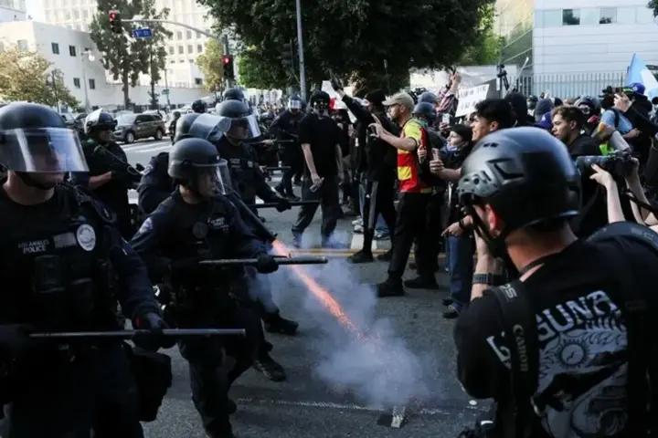 У Нью-Йорку відбулися сутички між поліцією і протестувальниками, арештовано близько 45 осіб - CNN