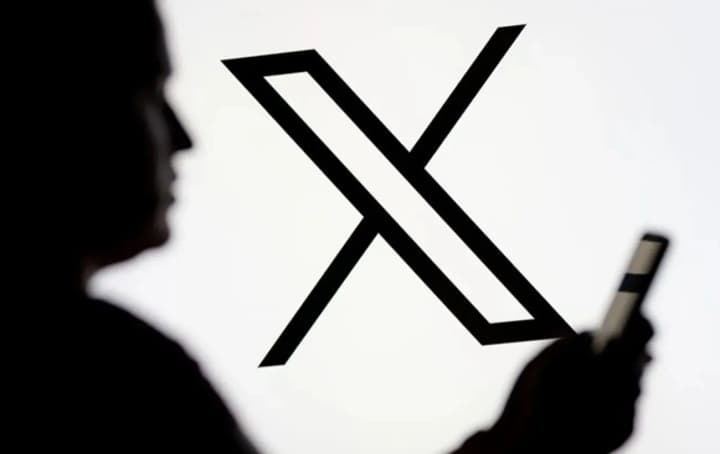 Trump Administration to Launch Own AI Chatbot - Media