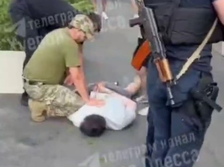 В Одесі чоловік вдарив ножем військового ТЦК - соцмережі