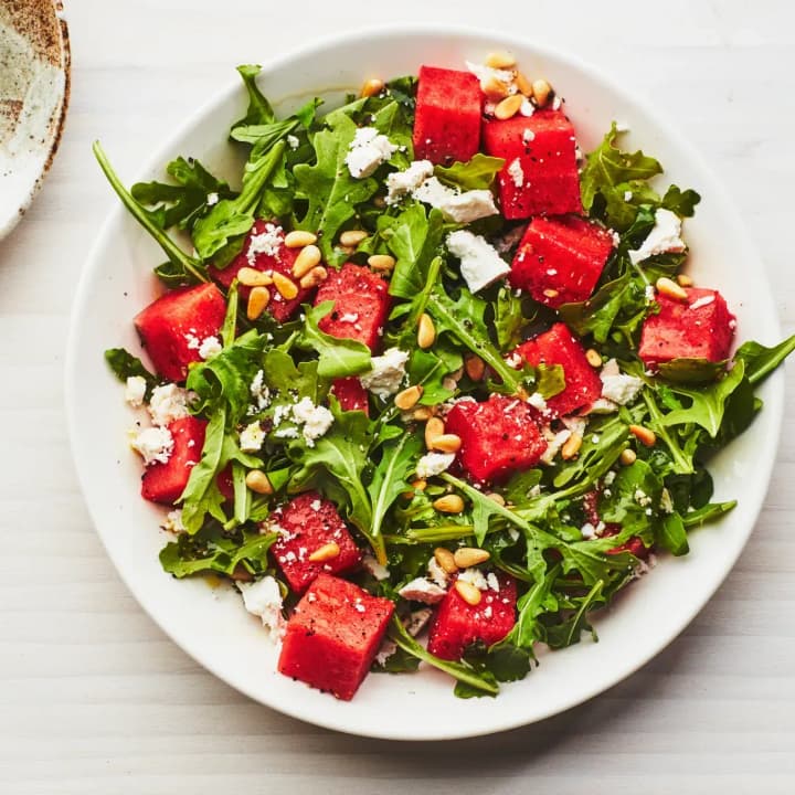 Топ-5 літніх салатів: прості рецепти для смачного та корисного меню