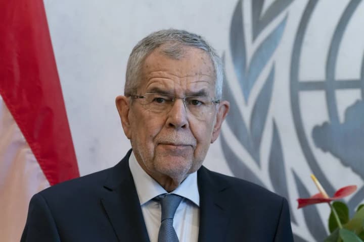 Австрія призначила уповноваженого, який сприятиме поверненню українських біженців додому - Ван дер Беллен