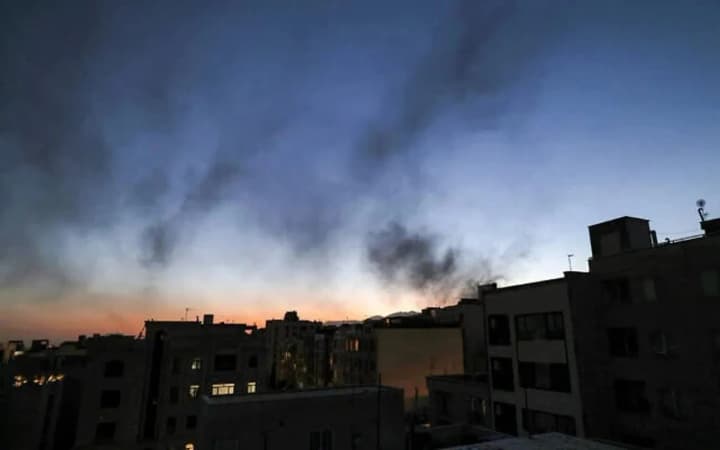 У Тегерані лунають вибухи: в Ізраїлі заявляють про виліт 60 винищувачів для широкої хвилі ударів