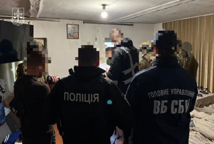 The National Police liquidated the largest illegal production of anabolic steroids in Ukraine: they were passed off as drugs for athletes