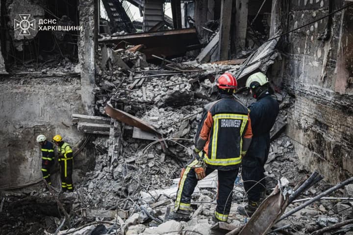 В Харькове после 12 дней борьбы с огнем потушили пожар на гражданском предприятии, атакованном рф 7 июня - Терехов