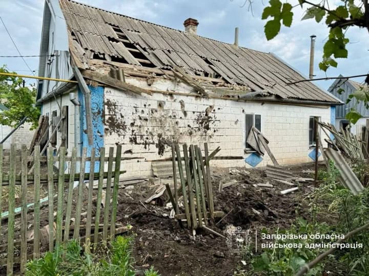 Запорізька область під обстрілами: 332 удари за добу, пошкоджено будинки та авто