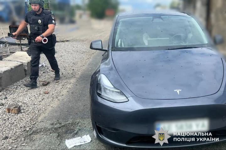 Сім постраждалих, включно з поліцейськими: ворог ударив по Нікопольщині