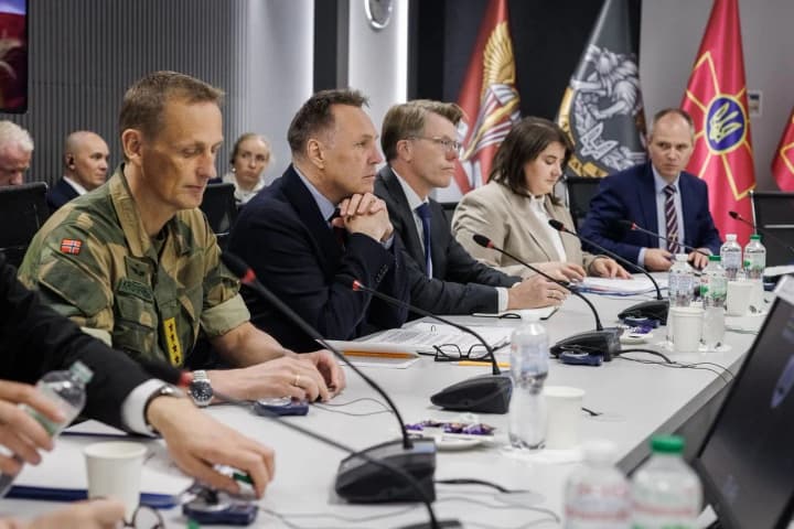 В Україні з візитом міністр оборони Норвегії: оголошено про додаткові $400 млн на озброєння