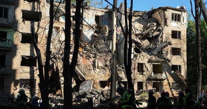 Трагічні наслідки російської атаки в Києві: загинуло подружжя, серед поранених - дитина