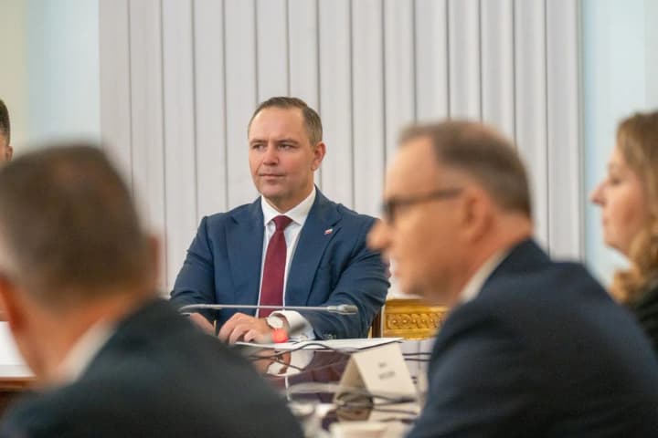 Поляки сумніваються у здатності нового президента Навроцького зберегти добрі відносини з Україною