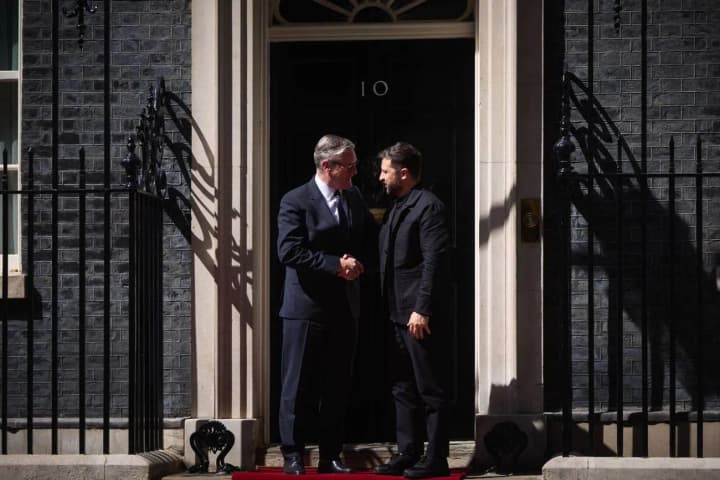 Зеленський і Стармер обговорили виробництво зброї та протидію терору рф