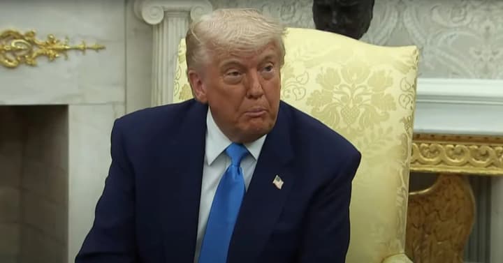 Трамп подякував Ірану за “дуже слабку” відповідь на атаку по військовій базі в Катарі