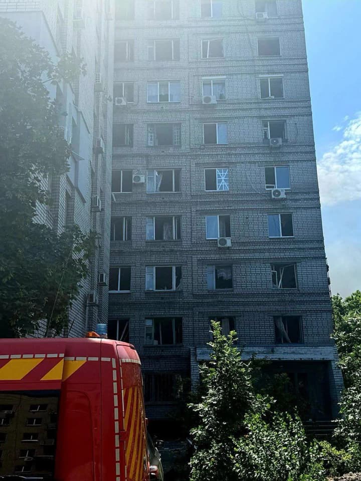 У Дніпрі через ворожу атаку пошкоджена цивільна інфраструктура, є загиблі