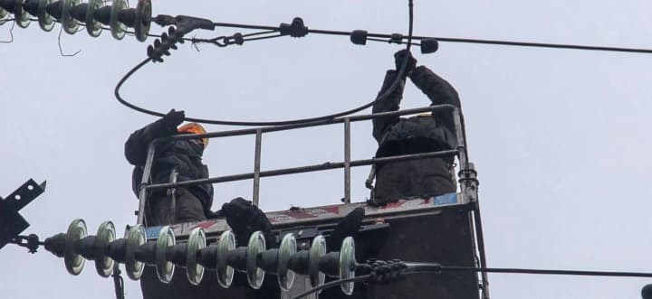 російські дрони атакували бригаду обленерго на Запоріжжі, є поранений 