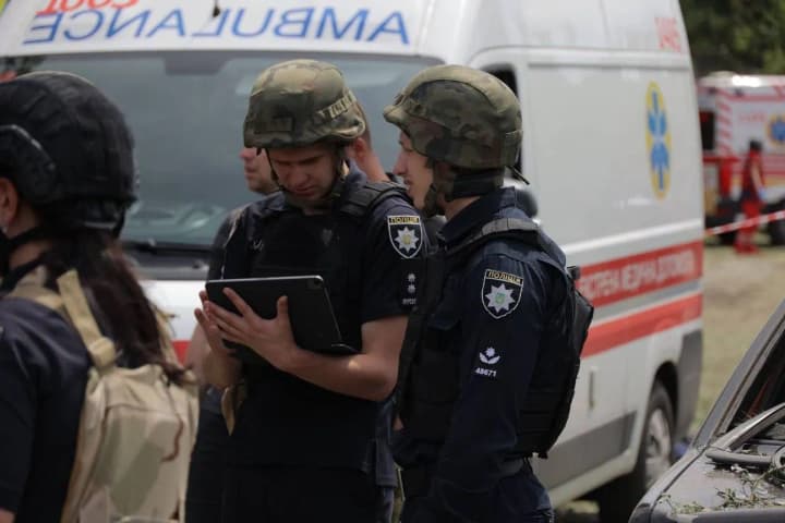 Удар рф по Дніпру 24 червня: кількість постраждалих зросла, серед них - діти