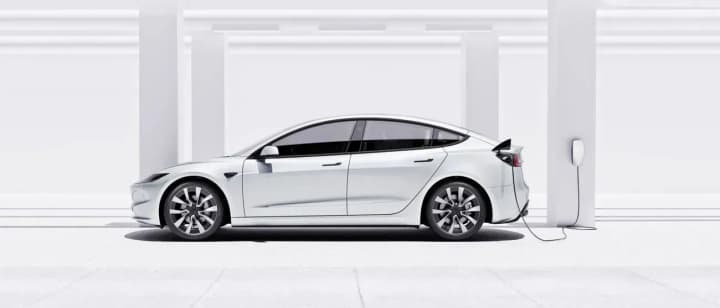 Продажі Tesla в Європі падають п'ятий місяць поспіль на тлі нарощування обертів конкурентами