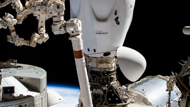 SpaceX запустила историческую миссию астронавтов Axiom-4 на МКС