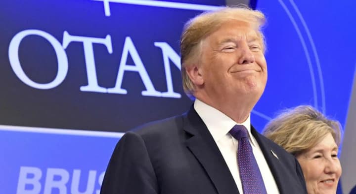 Я зараз піду й "вріжу" йому: Трамп про Генсека НАТО, який назвав його татком 