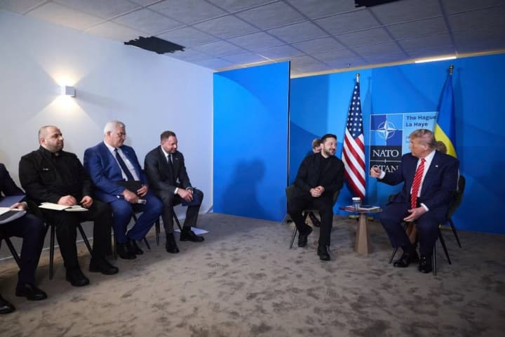 Говорили про оборону та економічну співпрацю: Єрмак прокоментував зустріч Зеленського і Трампа на полях саміту НАТО