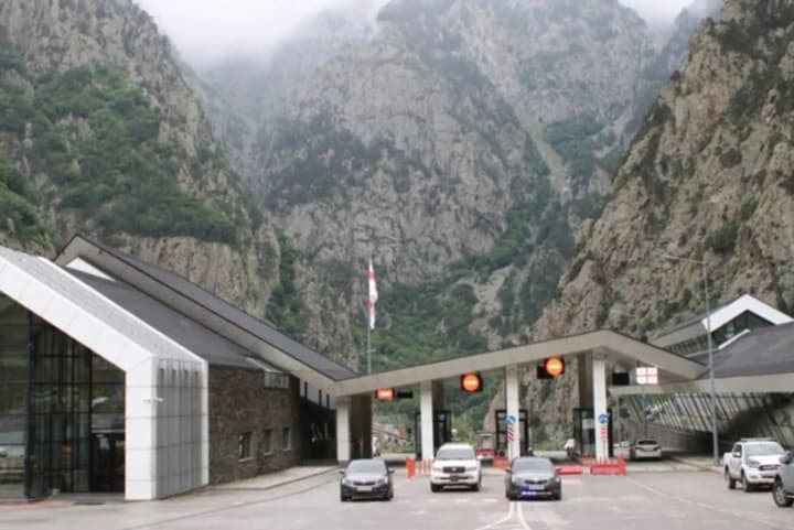 MFA on Ukrainians stranded on the Russian-Georgian border: 12 people have already been evacuated