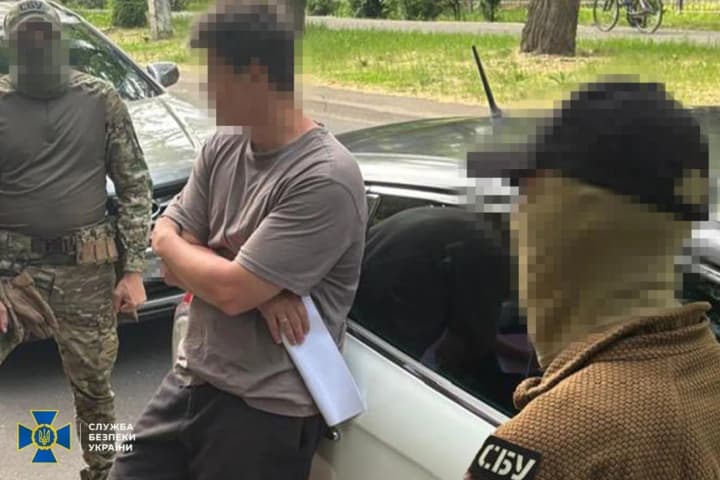 Намагався купити у посадовця оборонні розробки ЗСУ: в Одесі затримали злочинного ділка