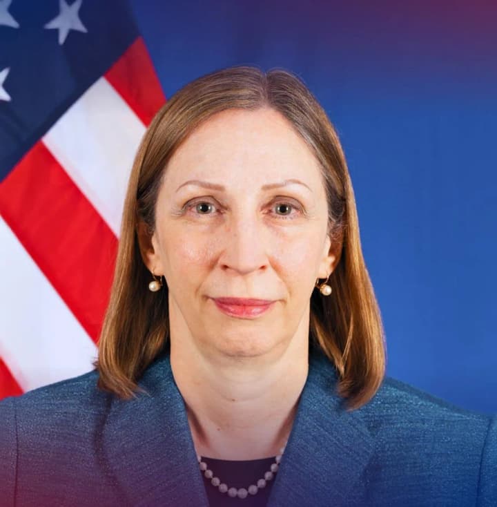 Посол США Лінн Трейсі завершує роботу в москві: деталі