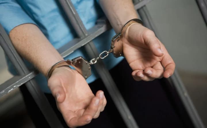 Друг Гусакова під час слідчих дій наїхав на правоохоронця, його затримали