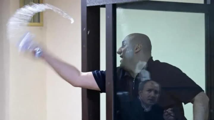 В Грузии суд отправил за решетку еще двух оппозиционеров