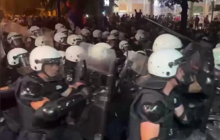 Large-scale protests against President Vučić in Serbia: what is known