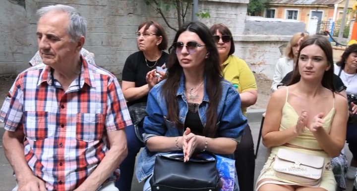 Мариупольцы получили социальное жилье в Днепре: детали