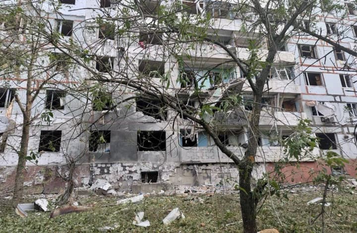 Обстріл Степногірська 29 червня: під завалами багатоповерхівки знайшли тіло жінки