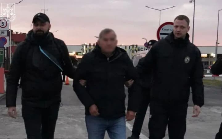 Прокурори скерували до суду справу щодо екстрадованого з Іспанії столичного забудовника Войцеховського 