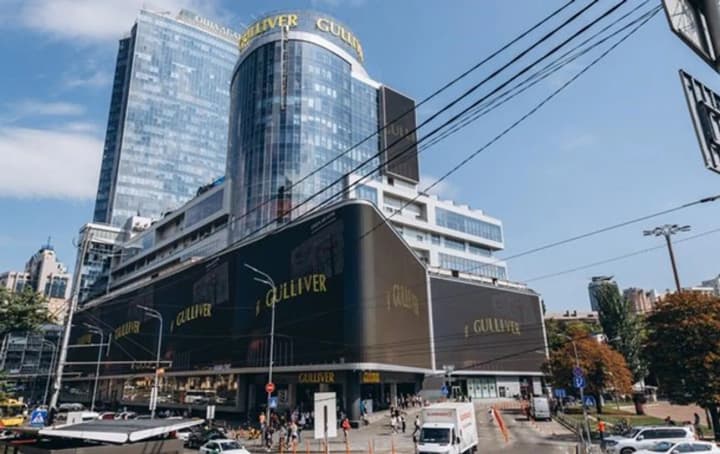 Канадский паспорт - не индульгенция: как претендент на "Гулливер" Адамовский пытается скрыть гражданство рф