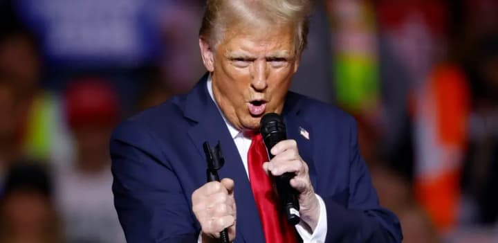 "Victory 45-47": Трамп створив парфуми на честь перемог у 2016 і 2024 роках