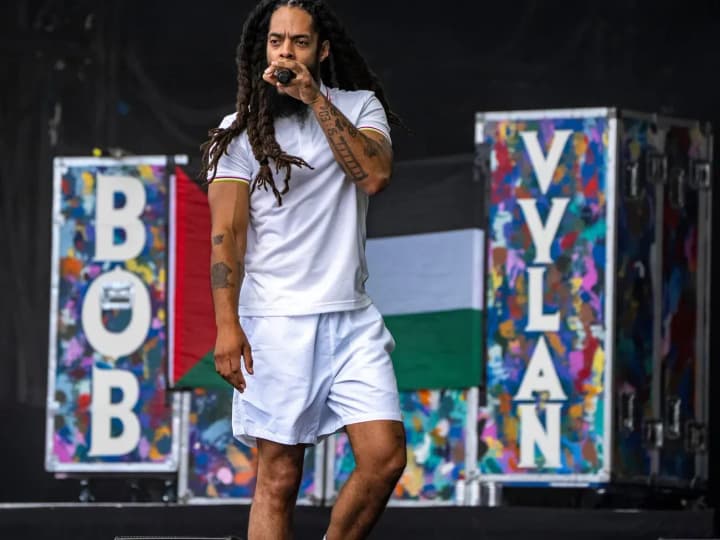 США анулювали візи гурту Bob Vylan через скандальні антисемітські гасла на концерті