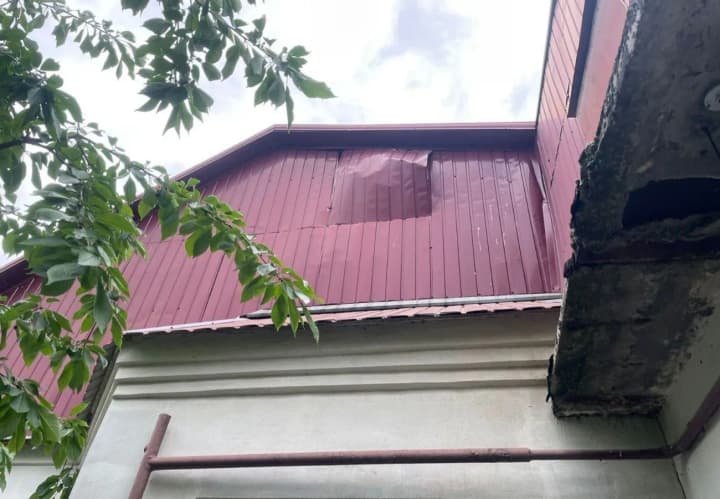 На Дніпропетровщині два райони зазнали атак рф: є загиблі, пошкоджено майно - ОВА