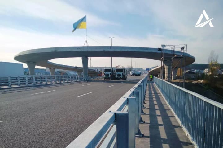 Kyiv-Chop highway fully reopened after explosions in Zhytomyr region