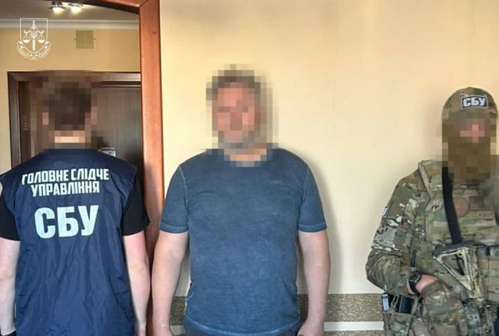 Затримано депутата Волинської облради, який допомагав ухилянтам виїхати за кордон за $5000