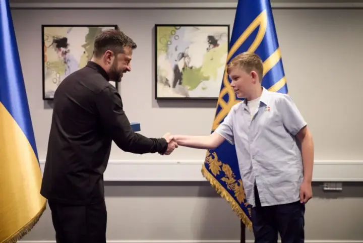 Zelenskyy presented the "Future of Ukraine" award to 11-year-old Danish boy Jens Fogh Thomsen