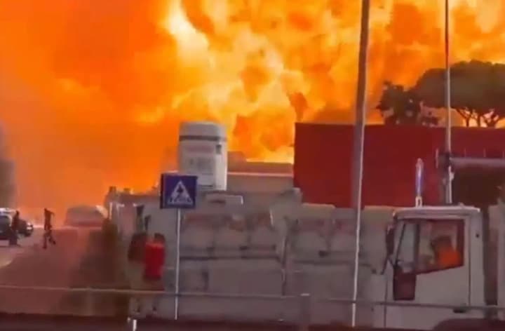Powerful explosion at a gas station in Rome caused a column of smoke and injured 21 people