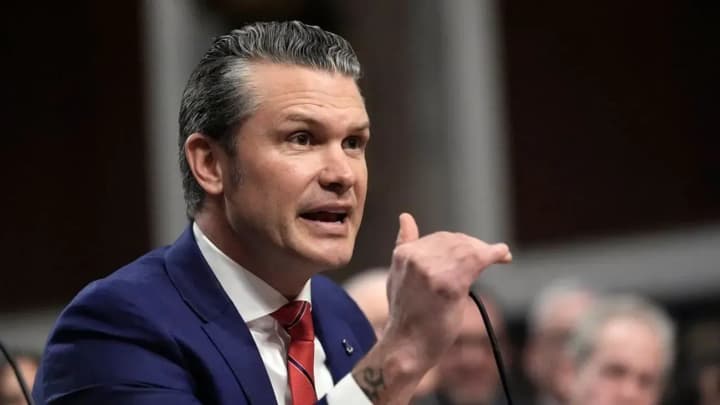 Глава Пентагона Хегсет односторонне остановил поставки военной помощи Украине - NBC News