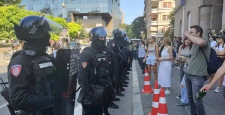Protests continue in Serbia: people block streets, there are arrests